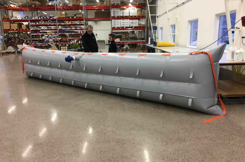 Uppblåsbar arbetsplatform